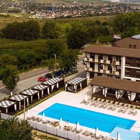 Giowine Hotel & Restaurant Cricova Екстер'єр фото