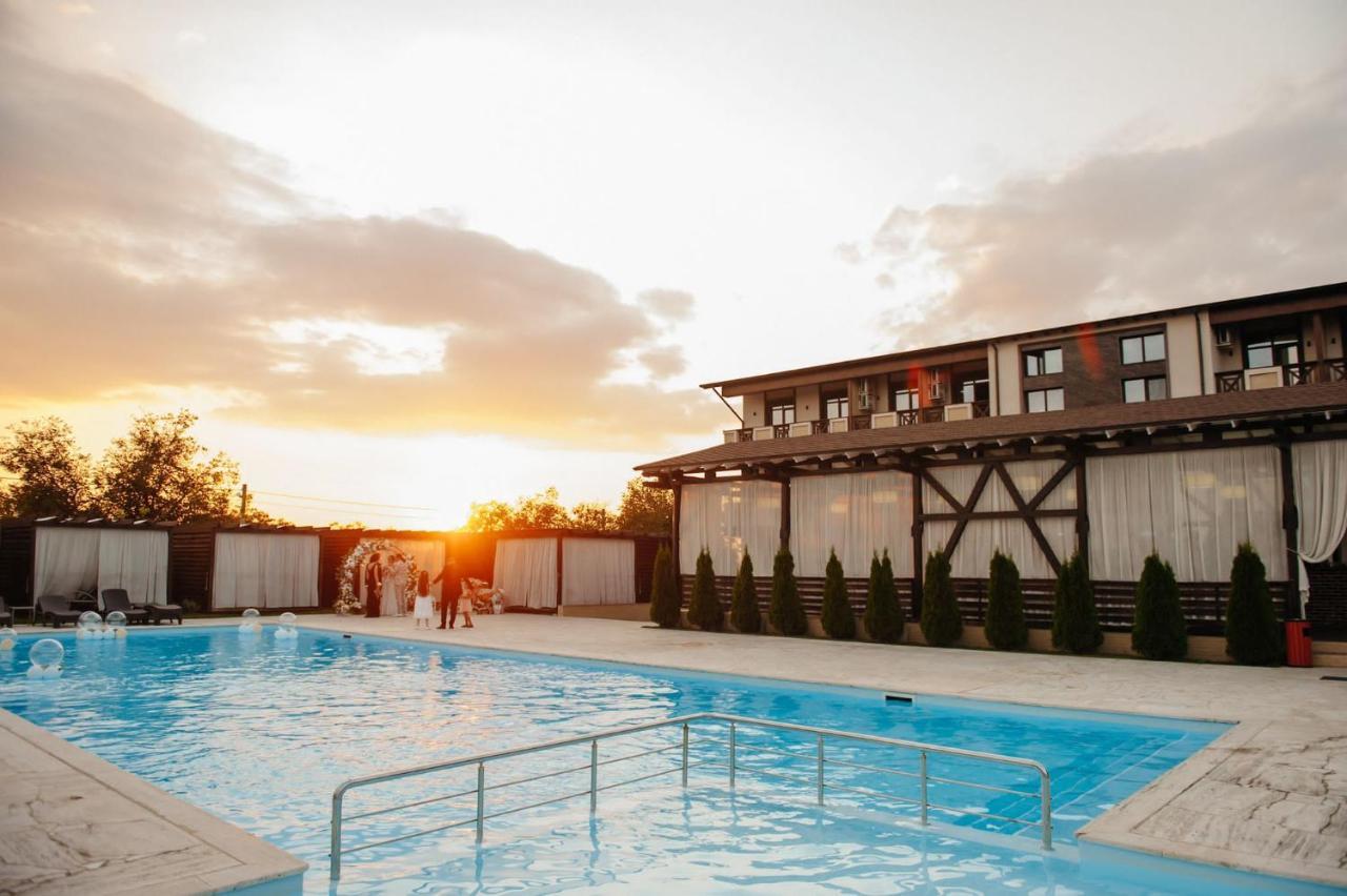 Giowine Hotel & Restaurant Cricova Екстер'єр фото
