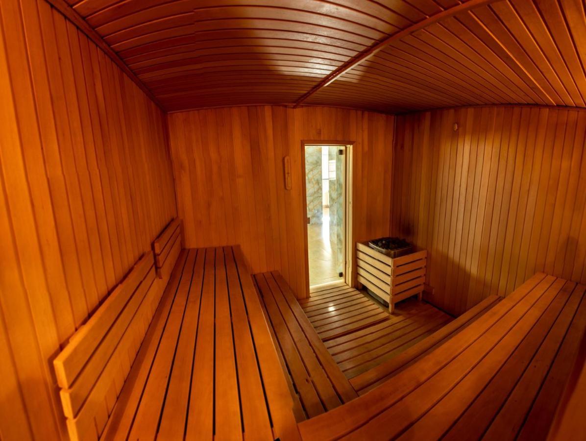 Giowine Hotel & Restaurant Cricova Екстер'єр фото