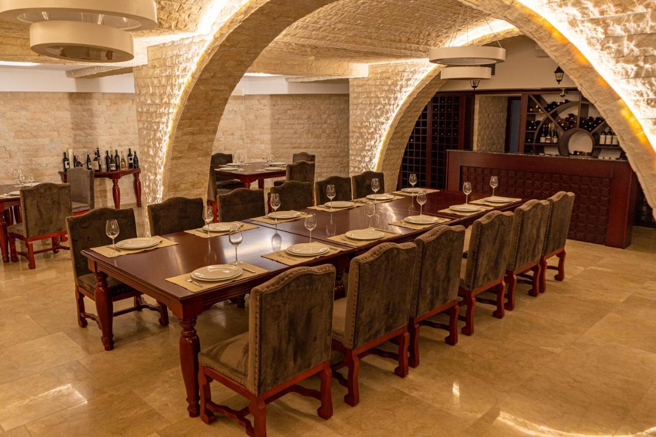 Giowine Hotel & Restaurant Cricova Екстер'єр фото