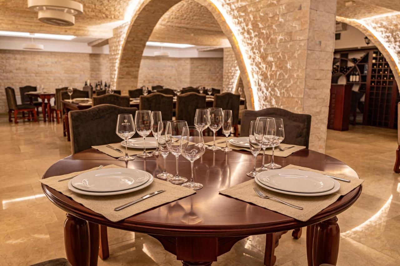 Giowine Hotel & Restaurant Cricova Екстер'єр фото