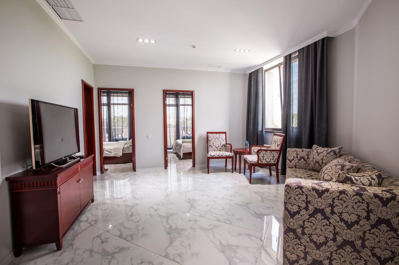 Giowine Hotel & Restaurant Cricova Екстер'єр фото