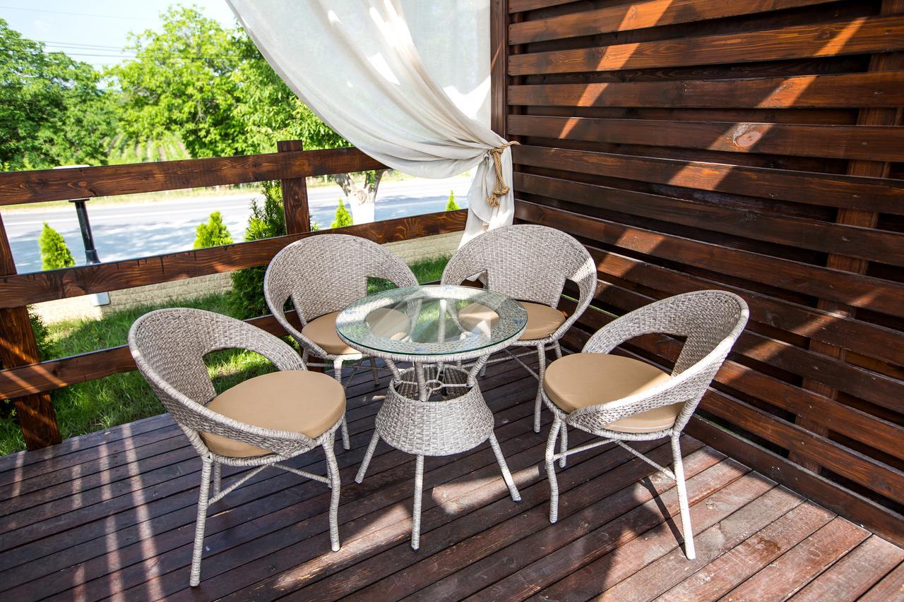 Giowine Hotel & Restaurant Cricova Екстер'єр фото